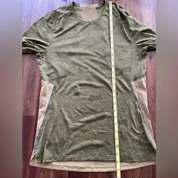 Lululemon camo long sleeve shirt - Picture 4 of 6